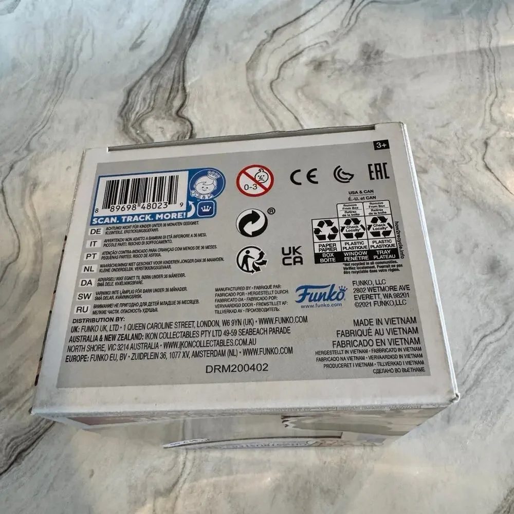 Phoebe Ghostbusters Funko Pop 925 (listing #2) - Picture 5 of 7